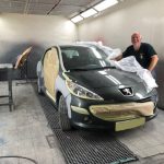 Spuiten van Auto1 spuitwerk